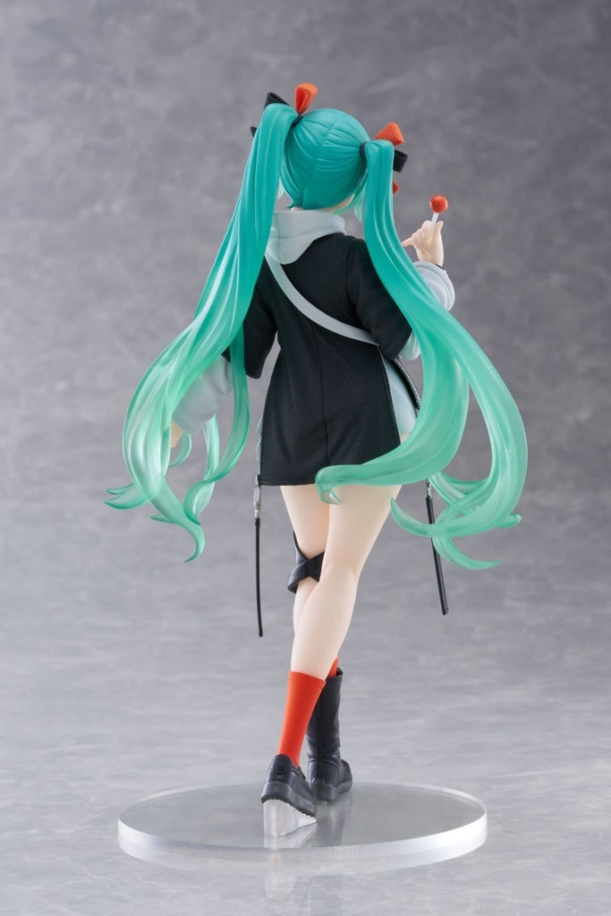 Vocaloid Fashion Hatsune Miku (PUNK Version) Figure (Pre Order)