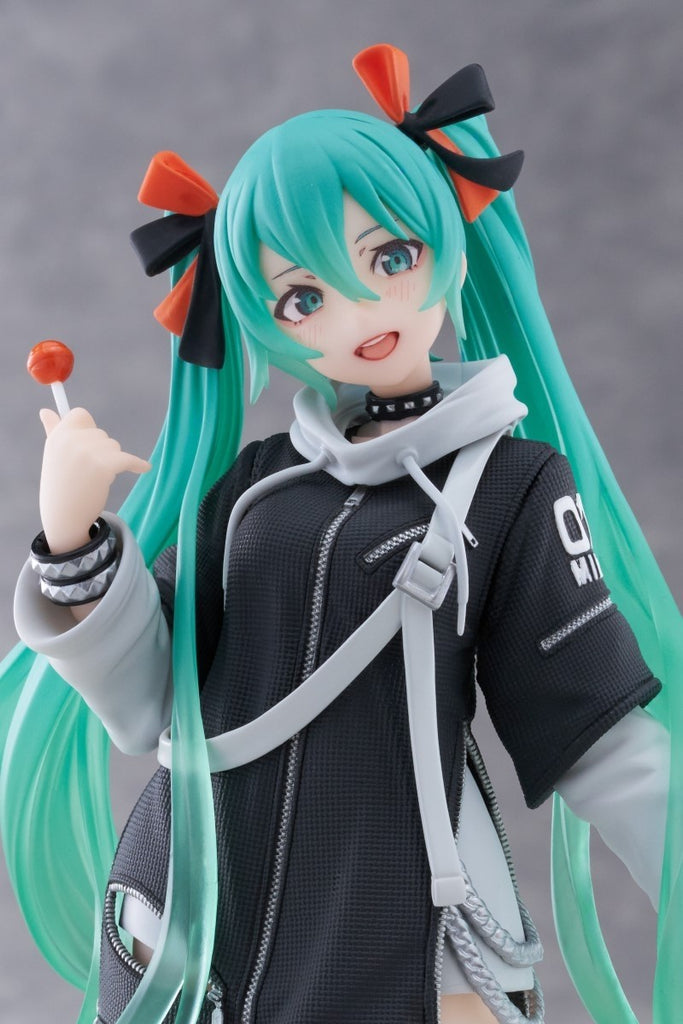 Vocaloid Fashion Hatsune Miku (PUNK Version) Figure (Pre Order)