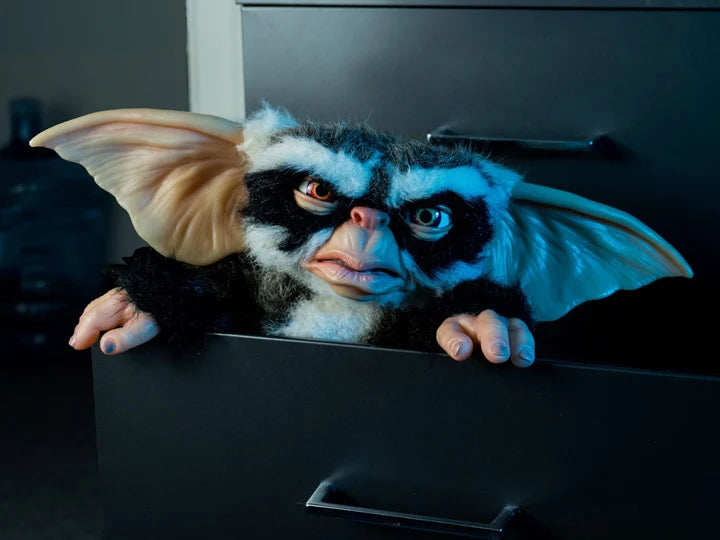 Trick or Treat Studios: Gremlins 2: The New Batch George Mogwai 1/1 Scale Prop Replica